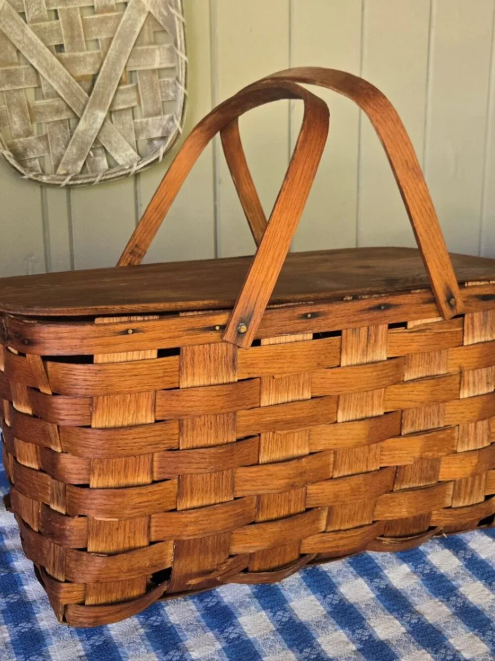 Vintage Large Wicker Picnic Basket w/ Lid & Handles